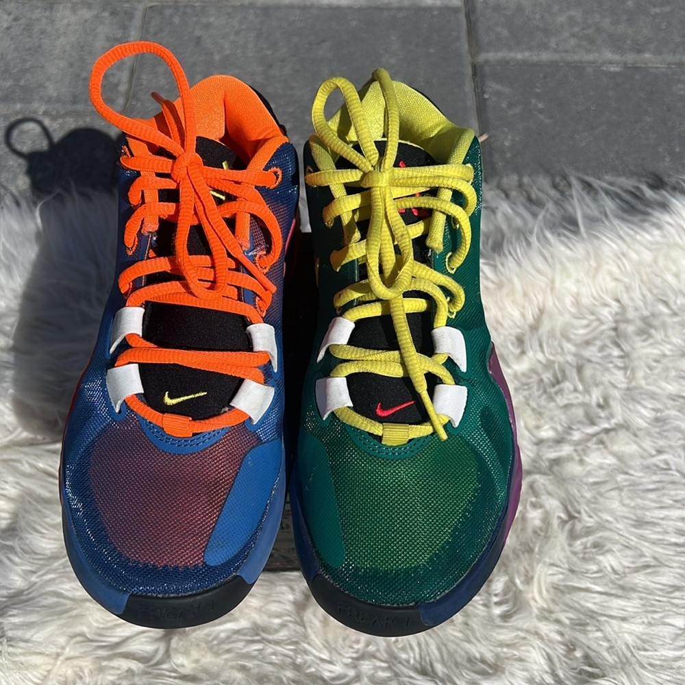 Nike Zoom Freak 1 Roots Vibrant Multicolor Athletic Sneakers big kids 3.5 EUC - Picture 16 of 17